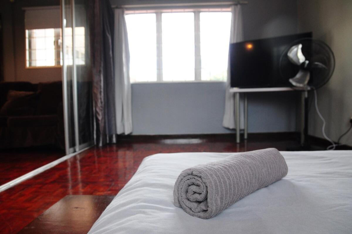 Grayhaus Spacious Bungalow & Garden Villa - Ss3 Petaling Jaya, Near Sunway - Stay Only No Events Exterior photo